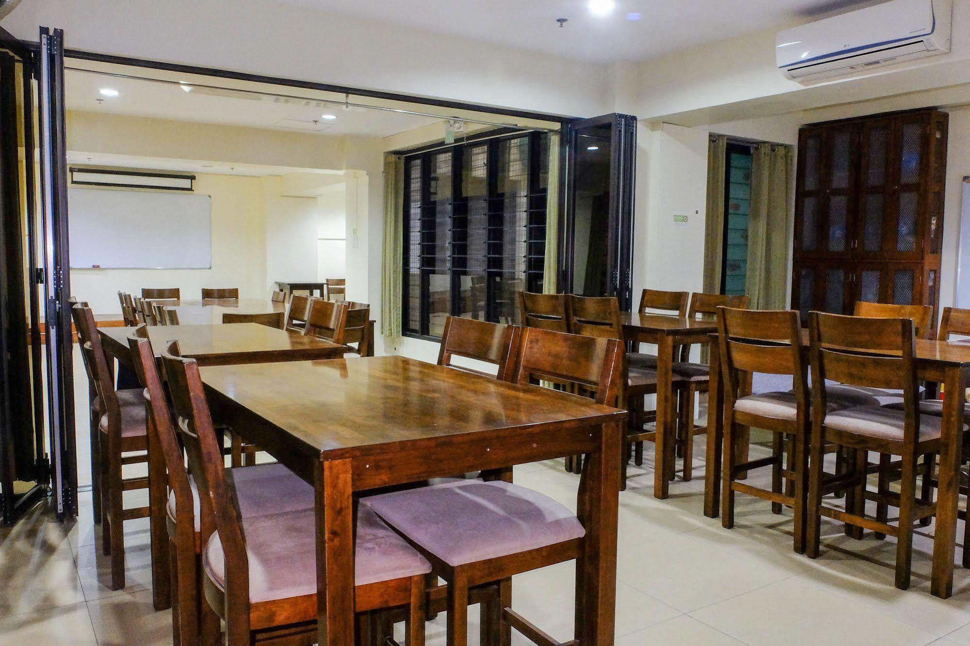 West Gorordo Hotel Cebu Dış mekan fotoğraf