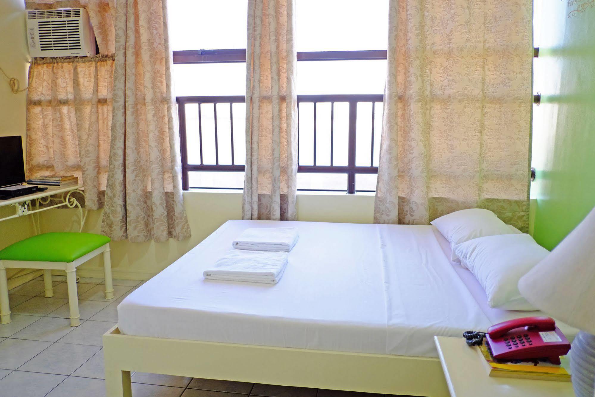 West Gorordo Hotel Cebu Dış mekan fotoğraf